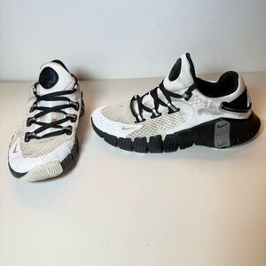 Nike Free Metcon 4 Premium in a white and black  Size 6
